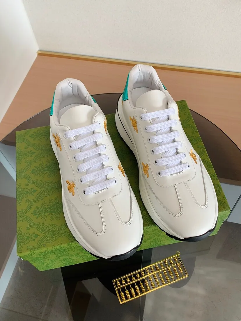 Factory price 420. High-quality new GUCCI (Gucci) is launched simultaneously. New men's shoes, 😘fabrics are selected from imported cowhide, lining: sheepskin lining. 👍🏿 High-end ☄️ air-cushion molded anti-slip rubber outsole, exquisite lines, simple and elegant, comfortable and high-end for leisure travel. Code number: 38 to 44 (45 can be customized and cannot be returned or exchanged)